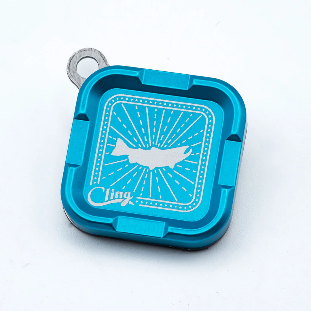 Cling Mag Grab Mini Magnetic Fly Patch Centre of Attention Blue